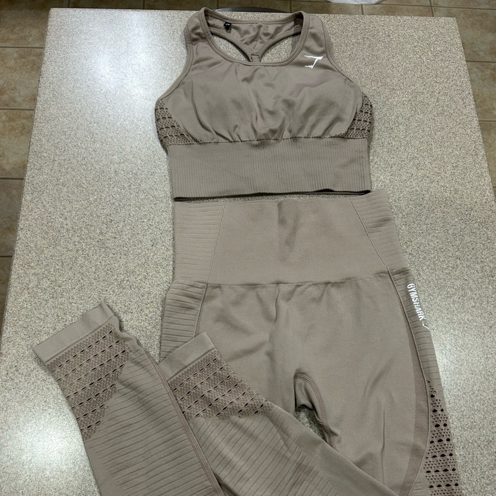 ❌ SOLD Gymshark Seamless Taupe set ❌